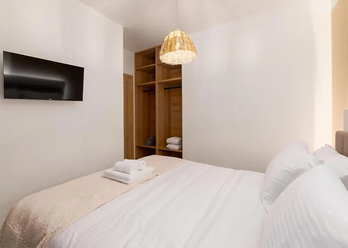 ヴィラ Martini クレマスティ